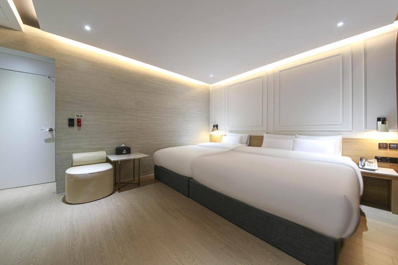 Brown Dot Hotel Pyeonghwa Plaza Mokpo Exteriör bild