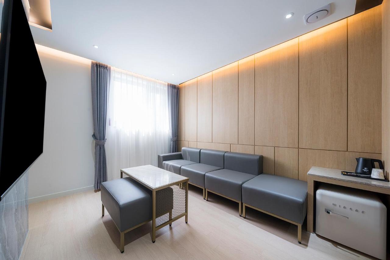 Brown Dot Hotel Pyeonghwa Plaza Mokpo Exteriör bild