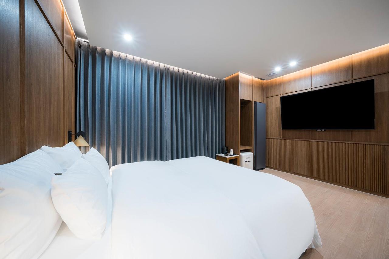 Brown Dot Hotel Pyeonghwa Plaza Mokpo Exteriör bild