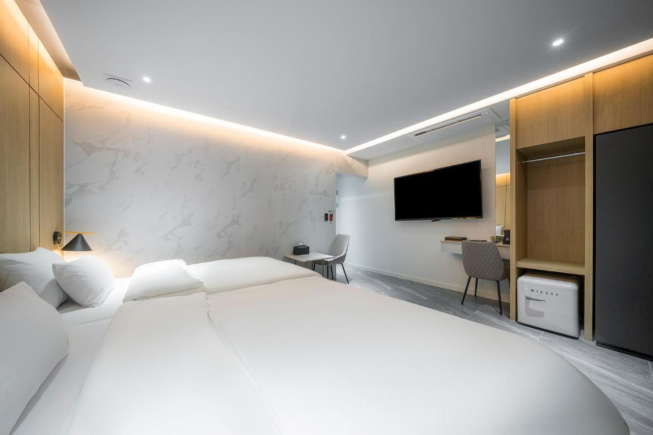 Brown Dot Hotel Pyeonghwa Plaza Mokpo Exteriör bild