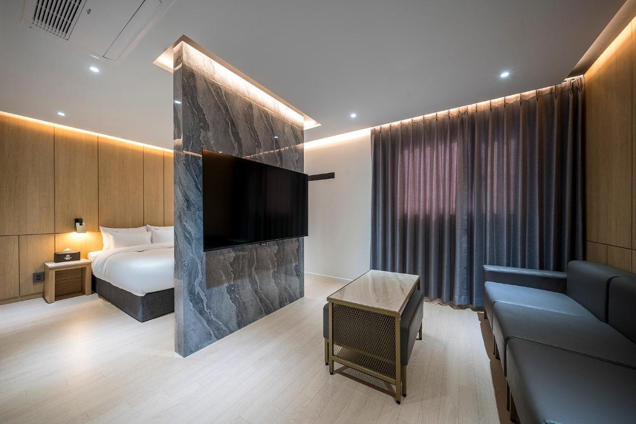 Brown Dot Hotel Pyeonghwa Plaza Mokpo Exteriör bild