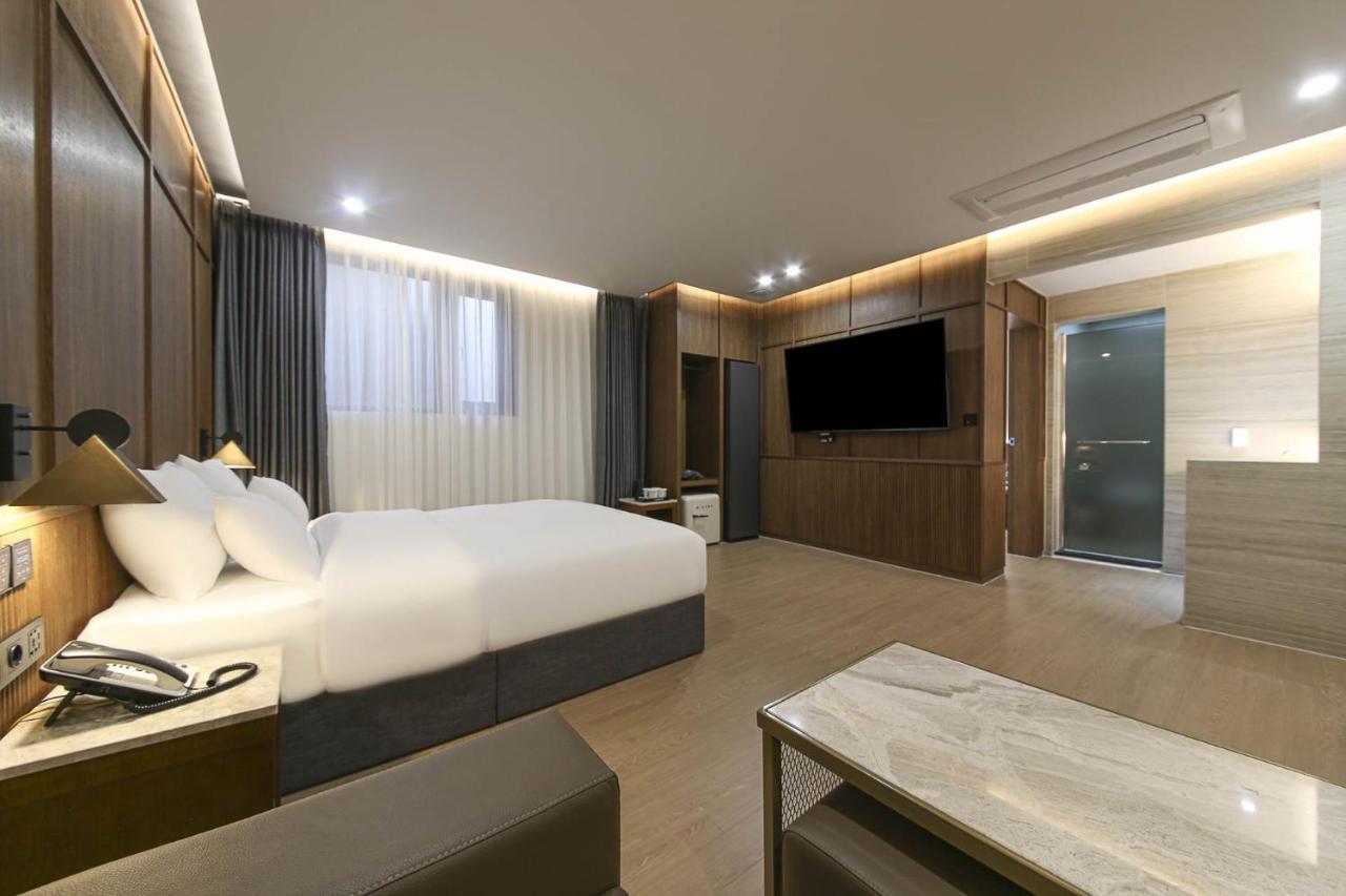 Brown Dot Hotel Pyeonghwa Plaza Mokpo Exteriör bild